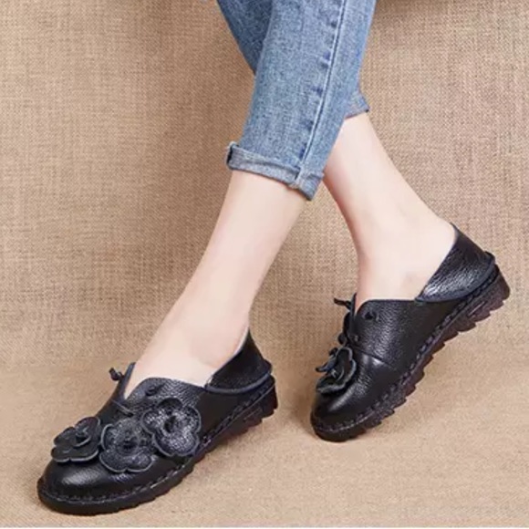 Dotted Flower Hand-stitched Flats - Picture 5 of 9